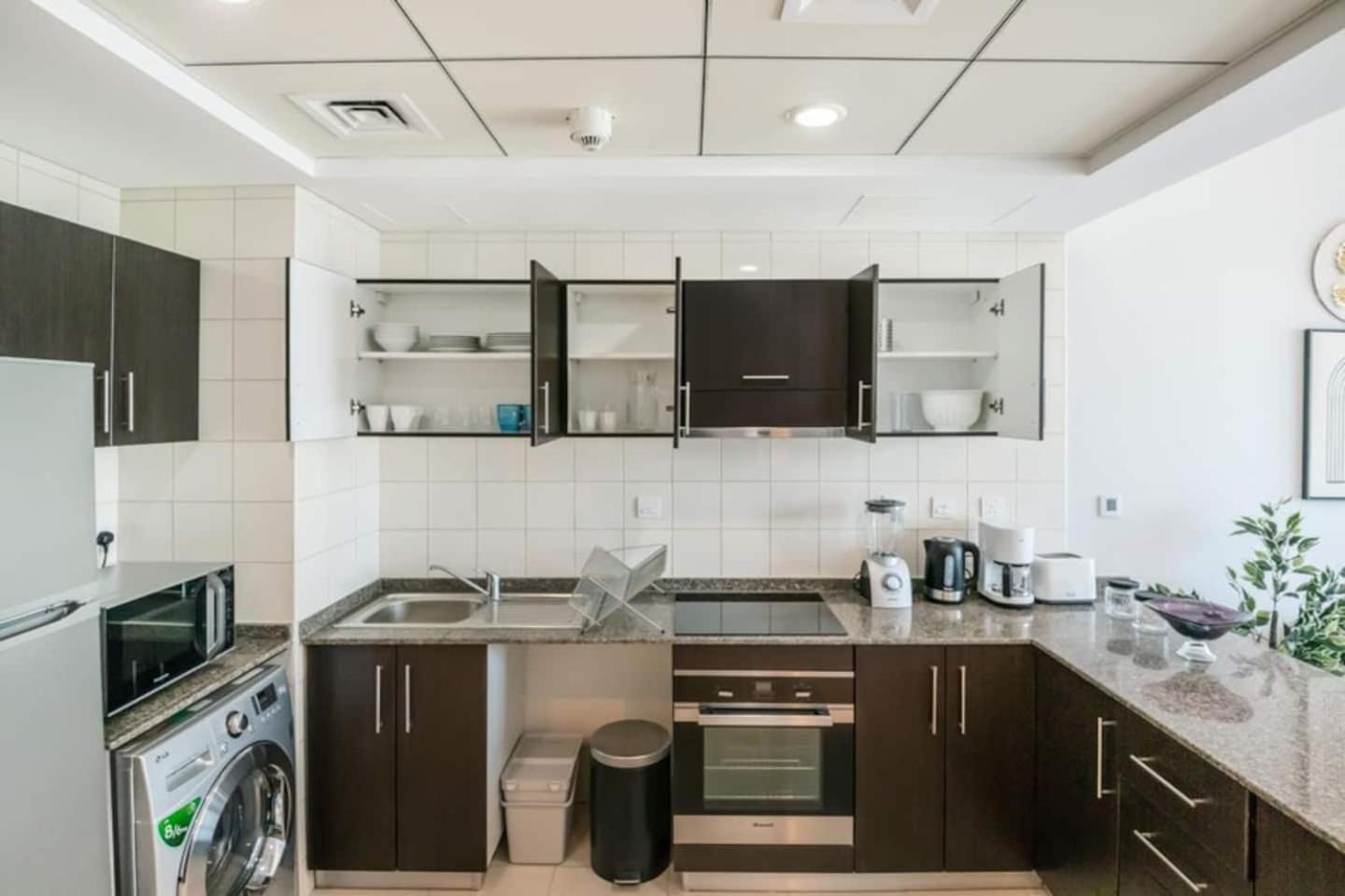 Luxurious 1 Bedroom Apartment In The Dubai Marina! Exterior photo